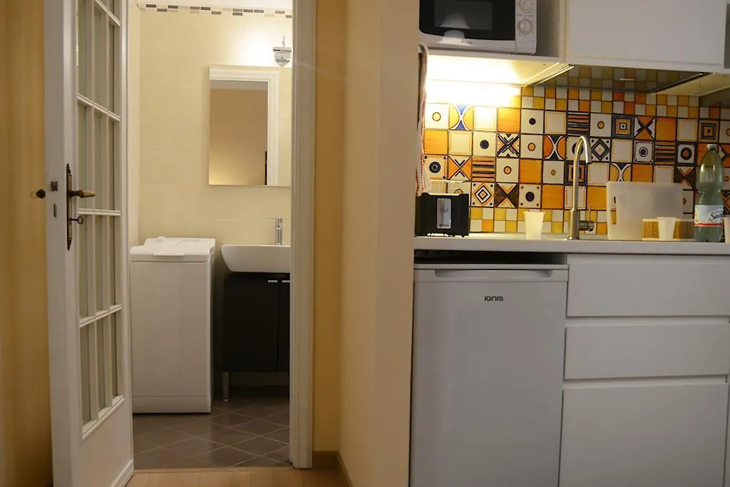 Donnaregina Boutique Apartment Naples