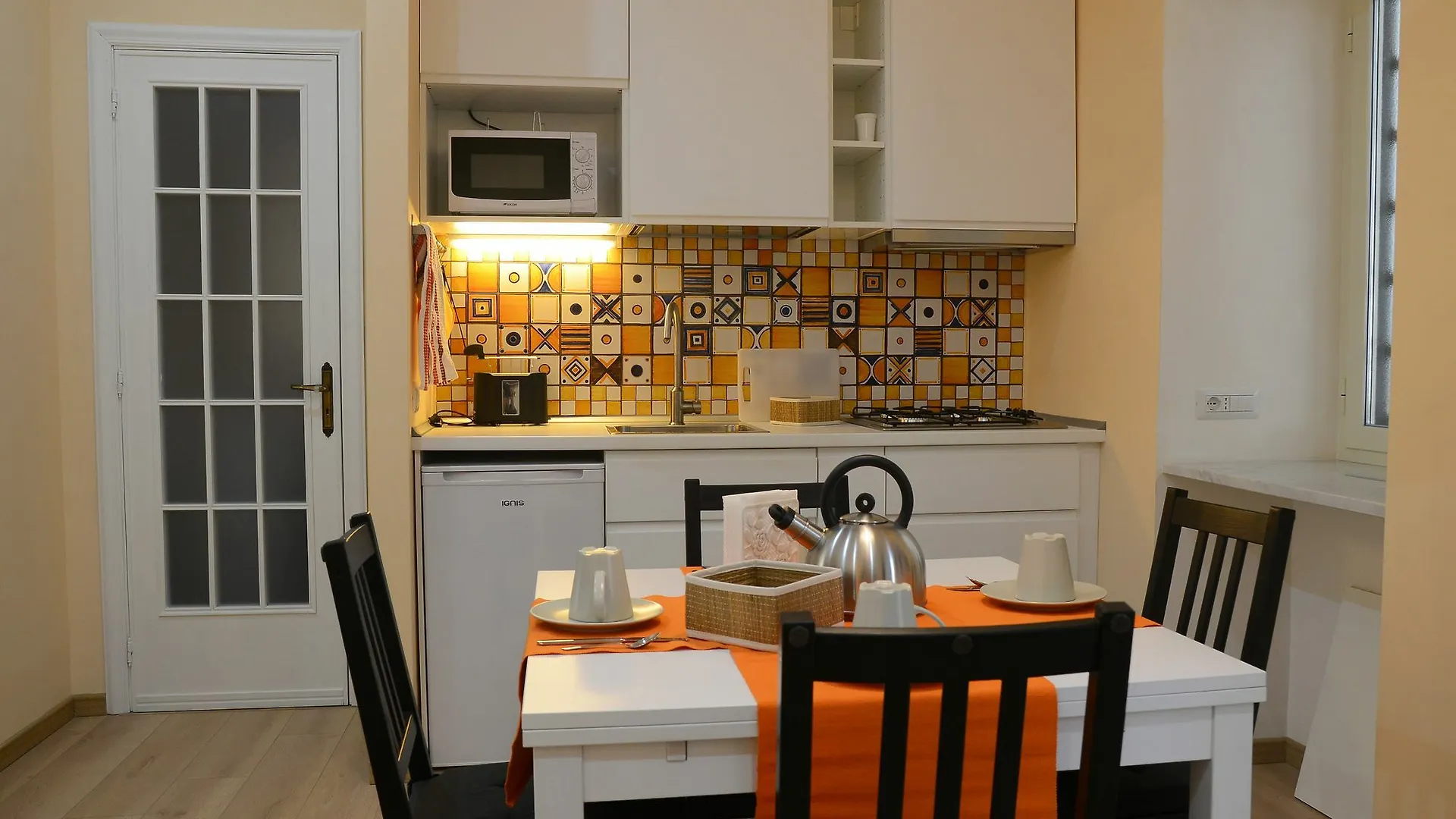 Donnaregina Boutique Apartment Naples 0*,