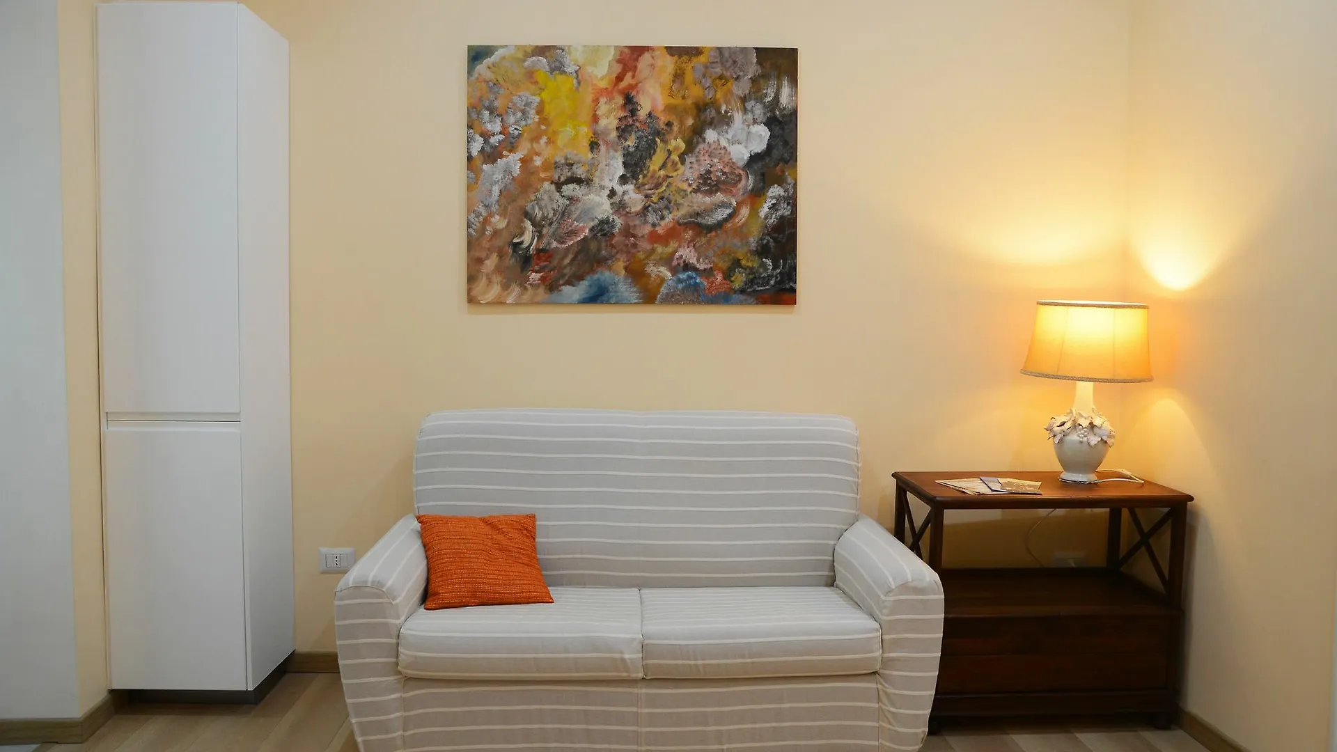 Donnaregina Boutique Apartment Naples